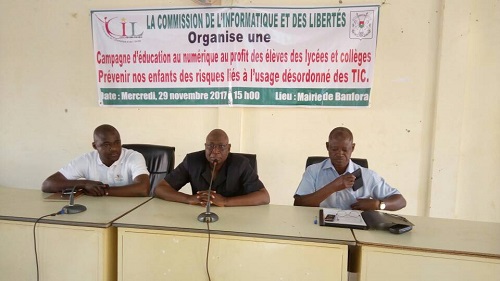 Protection des données personnelles : Élèves et administrateurs publics de la ville de Banfora à l’école de la CIL